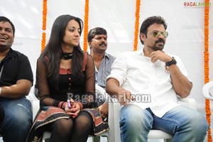 Venkatesh-Trisha Film Muhurat