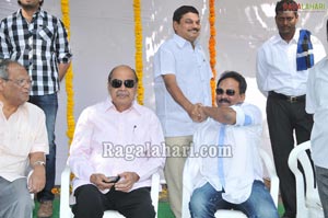 Venkatesh-Trisha Film Muhurat