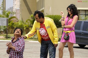 Raviteja, Kajal, Taapsee