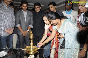 Allu Arjun inagurates Ramakanth Art Exhibition