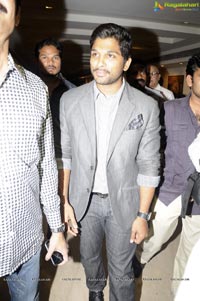 Allu Arjun inagurates Ramakanth Art Exhibition