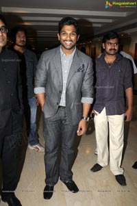 Allu Arjun inagurates Ramakanth Art Exhibition