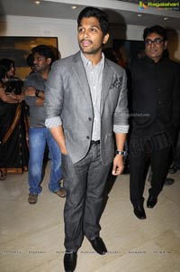 Allu Arjun inagurates Ramakanth Art Exhibition