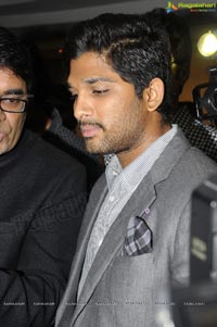 Allu Arjun inagurates Ramakanth Art Exhibition