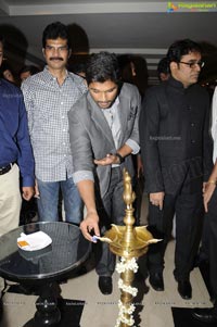 Allu Arjun inagurates Ramakanth Art Exhibition