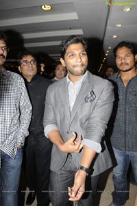 Allu Arjun inagurates Ramakanth Art Exhibition