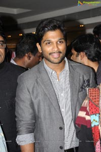 Allu Arjun inagurates Ramakanth Art Exhibition