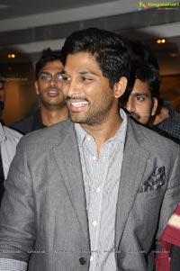 Allu Arjun inagurates Ramakanth Art Exhibition