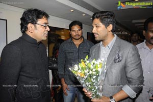 Allu Arjun inagurates Ramakanth Art Exhibition