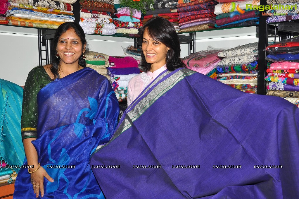 Amala Launches Sri Shrungaar Boutique