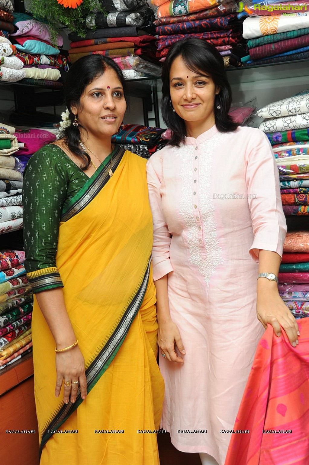 Amala Launches Sri Shrungaar Boutique