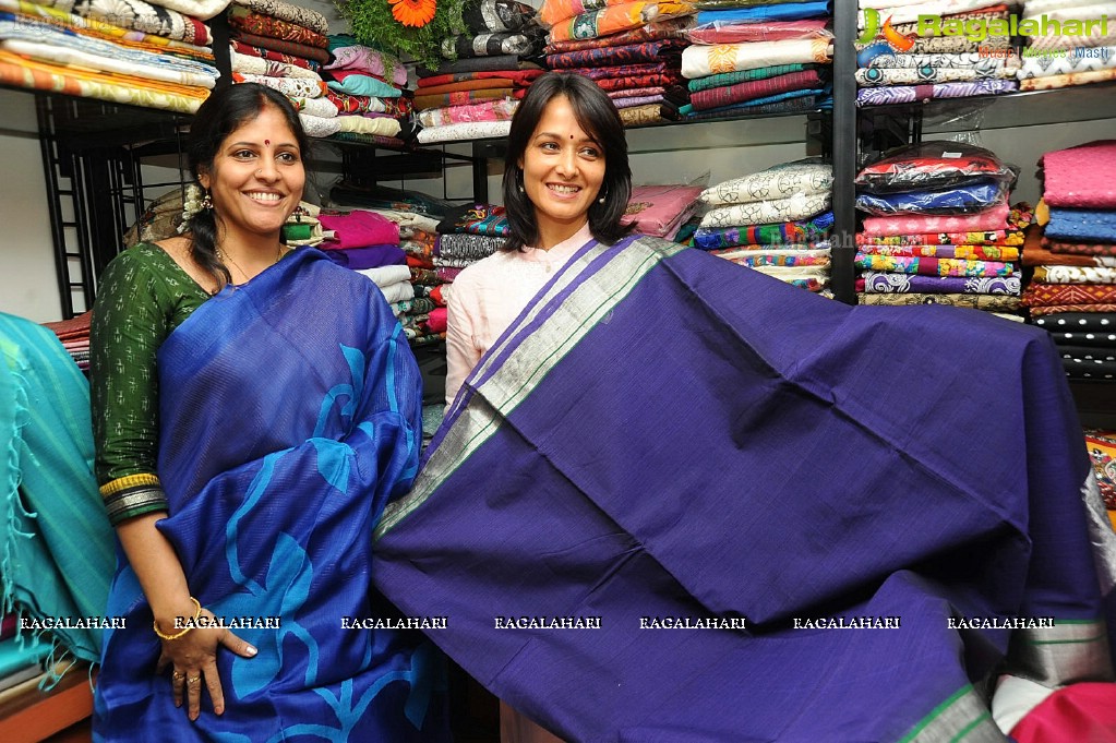 Amala Launches Sri Shrungaar Boutique