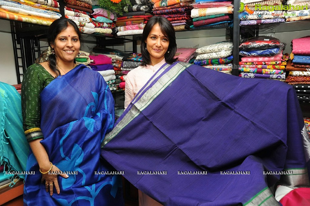 Amala Launches Sri Shrungaar Boutique