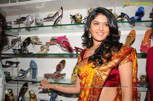 Deeksha Seth Launches Swarna Nidhi at Kukatpally Chandana Brothers