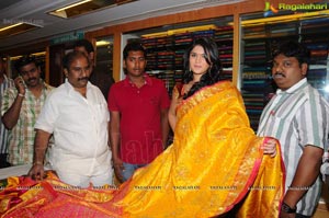 Deeksha Seth Launches Swarna Nidhi at Kukatpally Chandana Brothers