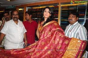 Deeksha Seth Launches Swarna Nidhi at Kukatpally Chandana Brothers