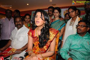 Deeksha Seth Launches Swarna Nidhi at Kukatpally Chandana Brothers