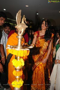 Deeksha Seth Launches Swarna Nidhi at Kukatpally Chandana Brothers