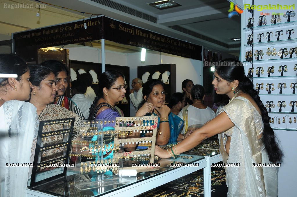 Isha Agarwal Launches Parinaya Expo, Hyd