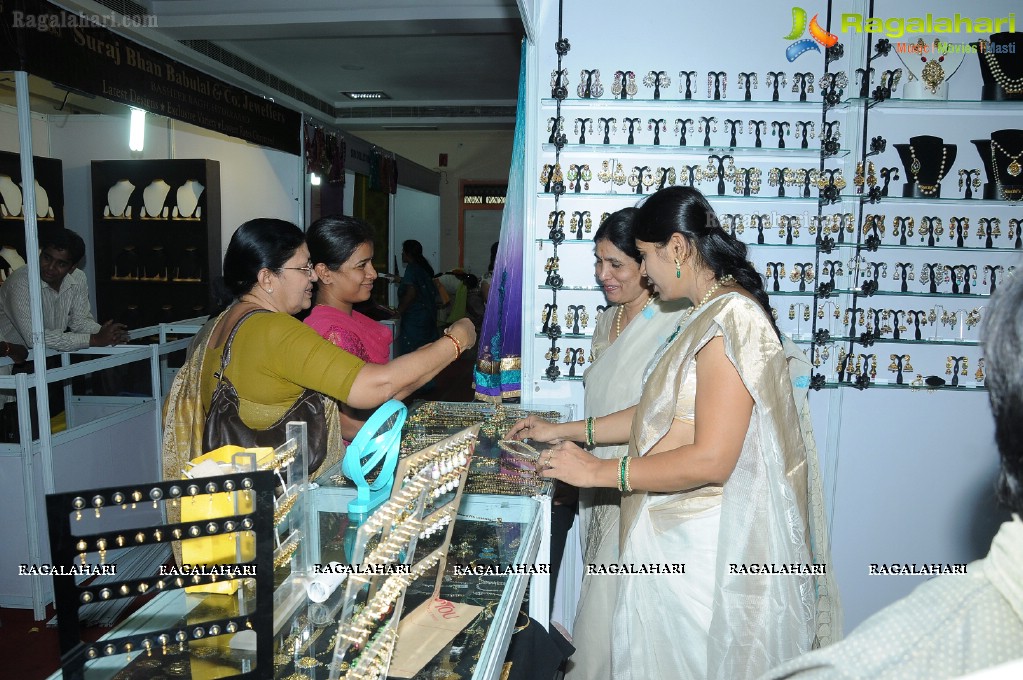 Isha Agarwal Launches Parinaya Expo, Hyd