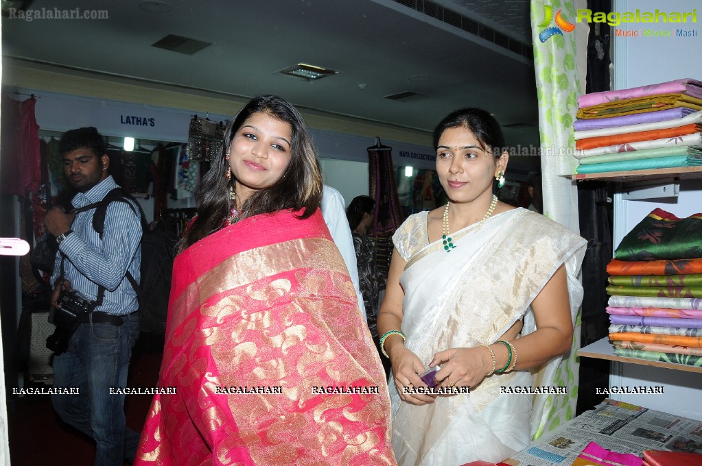 Isha Agarwal Launches Parinaya Expo, Hyd