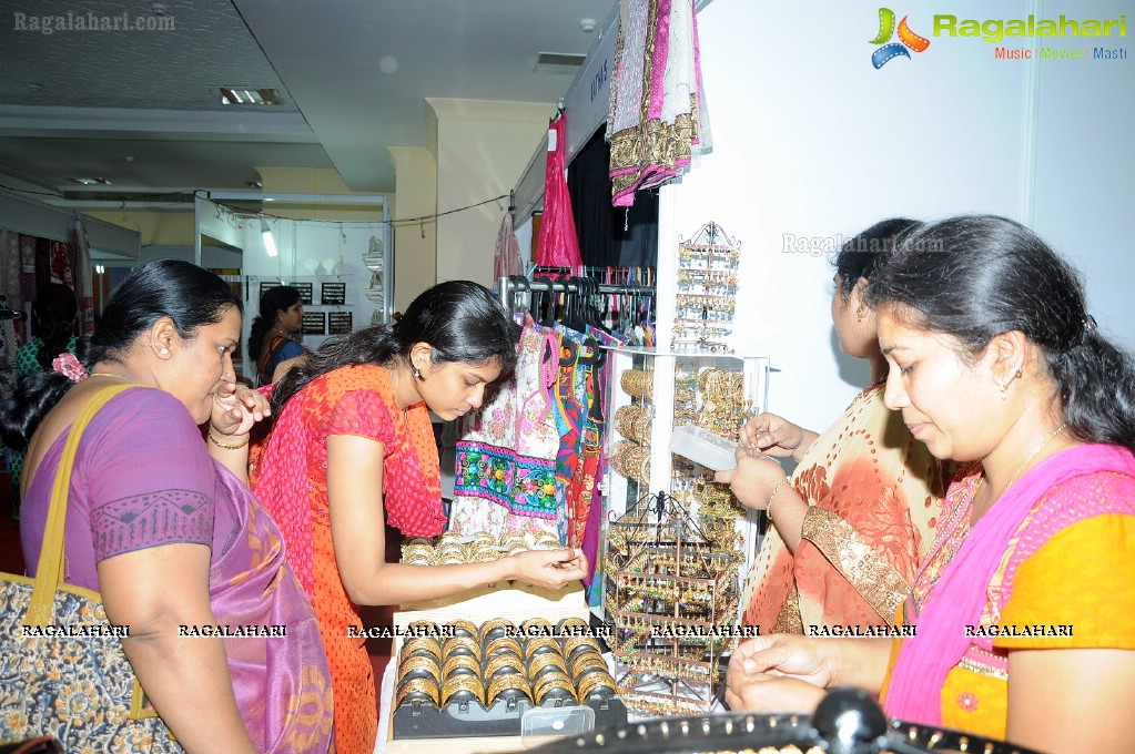 Isha Agarwal Launches Parinaya Expo, Hyd