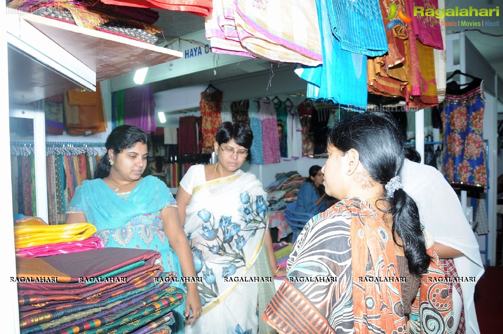 Isha Agarwal Launches Parinaya Expo, Hyd