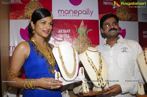 Shraddha Das launches New Range of Designer Jewellery  on the Occasion of Akshaya Tritiya at Manepally Jewellers