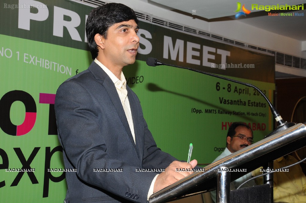 Villart's Photo Expo 2012 Press Meet