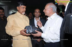 Chandrababu Naidu Launches Villart Photo Expo 2012