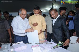 Chandrababu Naidu Launches Villart Photo Expo 2012