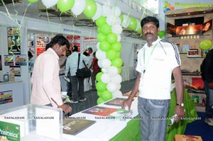 Chandrababu Naidu Launches Villart Photo Expo 2012