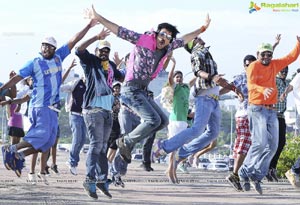 Raviteja, Taapsee