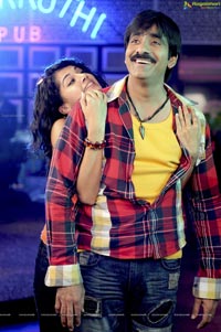 Raviteja, Taapsee