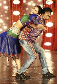 Raviteja, Taapsee