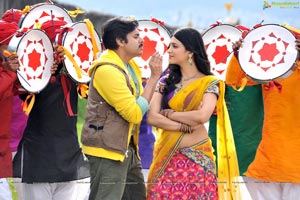 Gabbar Singh starring Pawan Kalyan, Shruti Haasan