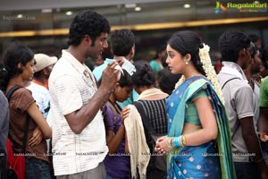 Vishal, Saraj Jane Dias, Neetu Chandra, Tanushree Dutta