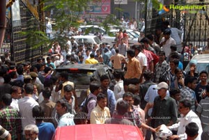 Baadshah Release Hungama at Sandhya 70mm