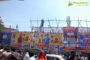 Baadshah Release Hungama at Sandhya 70mm