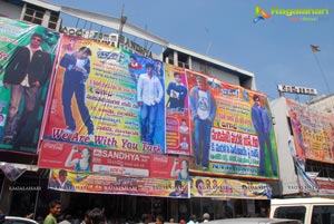 Baadshah Release Hungama at Sandhya 70mm