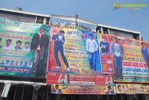 Baadshah Release Hungama at Sandhya 70mm