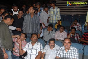 Baadshah Release Hungama at Sandhya 70mm