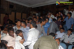 Baadshah Release Hungama at Sandhya 70mm