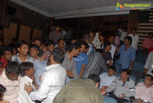 Baadshah Release Hungama at Sandhya 70mm