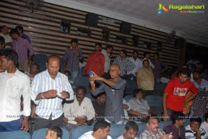 Baadshah Release Hungama at Sandhya 70mm