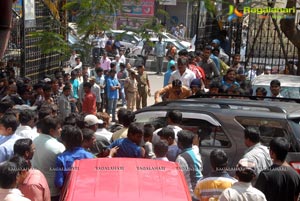 Baadshah Release Hungama at Sandhya 70mm