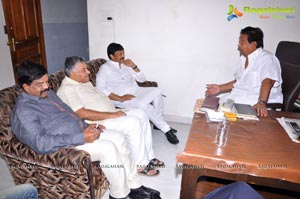 Chiranjeevi meets Kaikala Satyanarayana