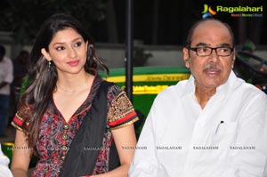 Nenem Chinna Pillanaa Press Meet