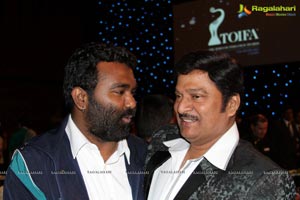 Rajendra Prasad gets Royal Reel Award