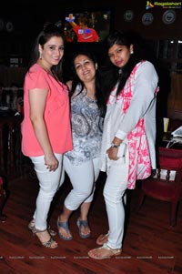 Alka Birthday Party at 10D Pub